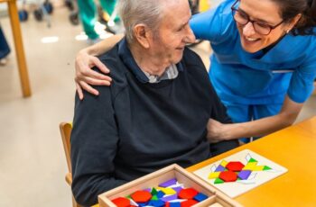 Trabajo para cuidar adultos mayores